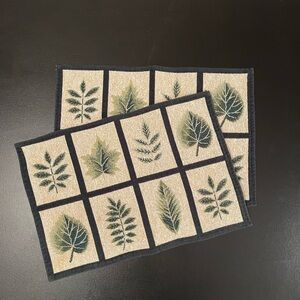 Reversible Botanical Grid Placemat Set in Green and Cream